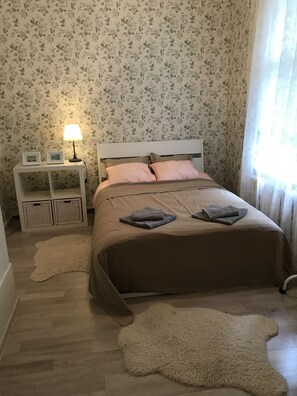 3 slaapkamers, een strijkplank/strijkijzer, wifi, beddengoed