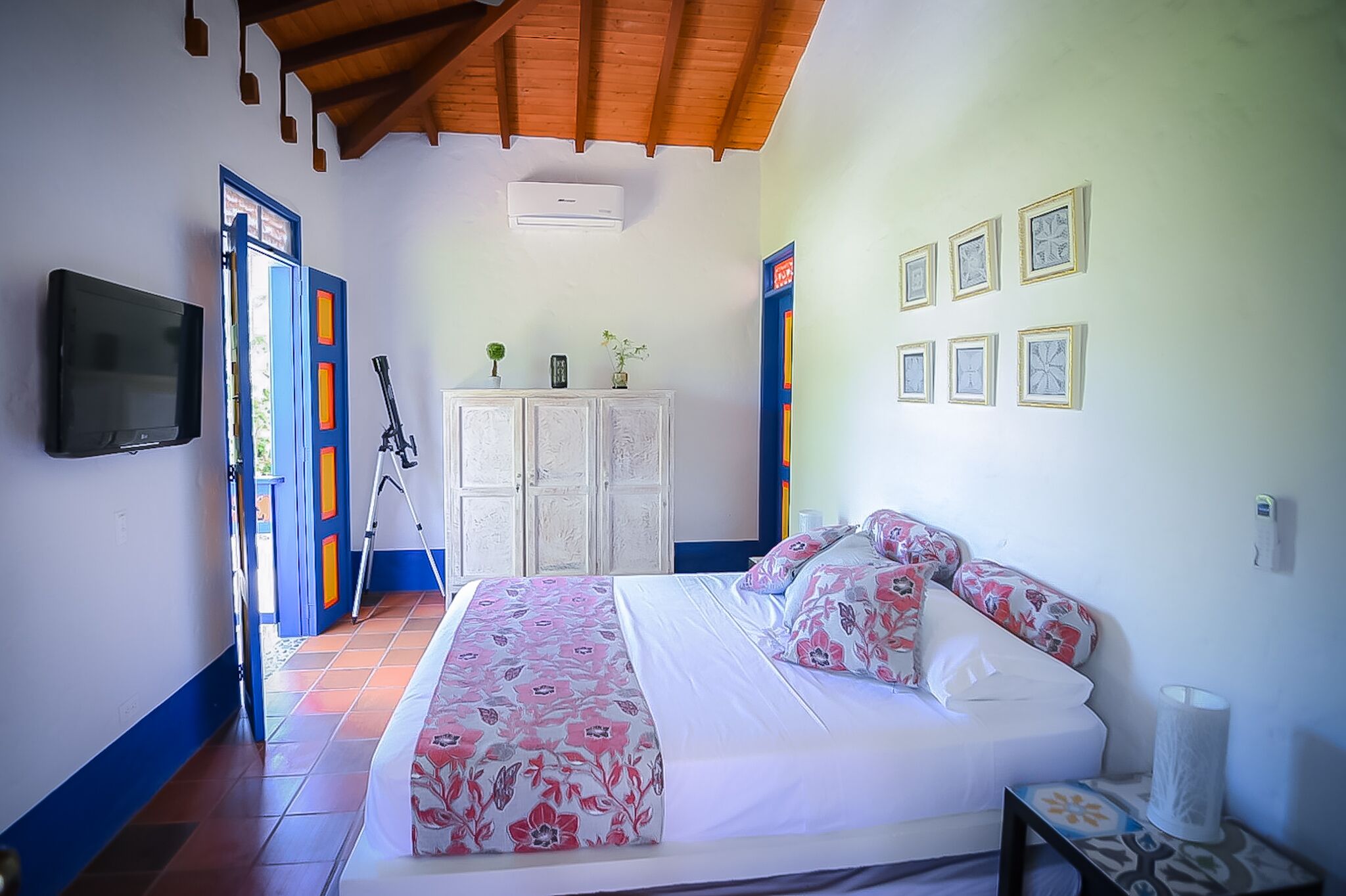 4 bedrooms, WiFi, bed sheets