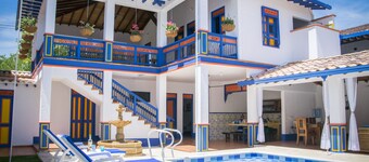 ¡Casa turística colonial con piscina privada en la rivera del río Cauca!