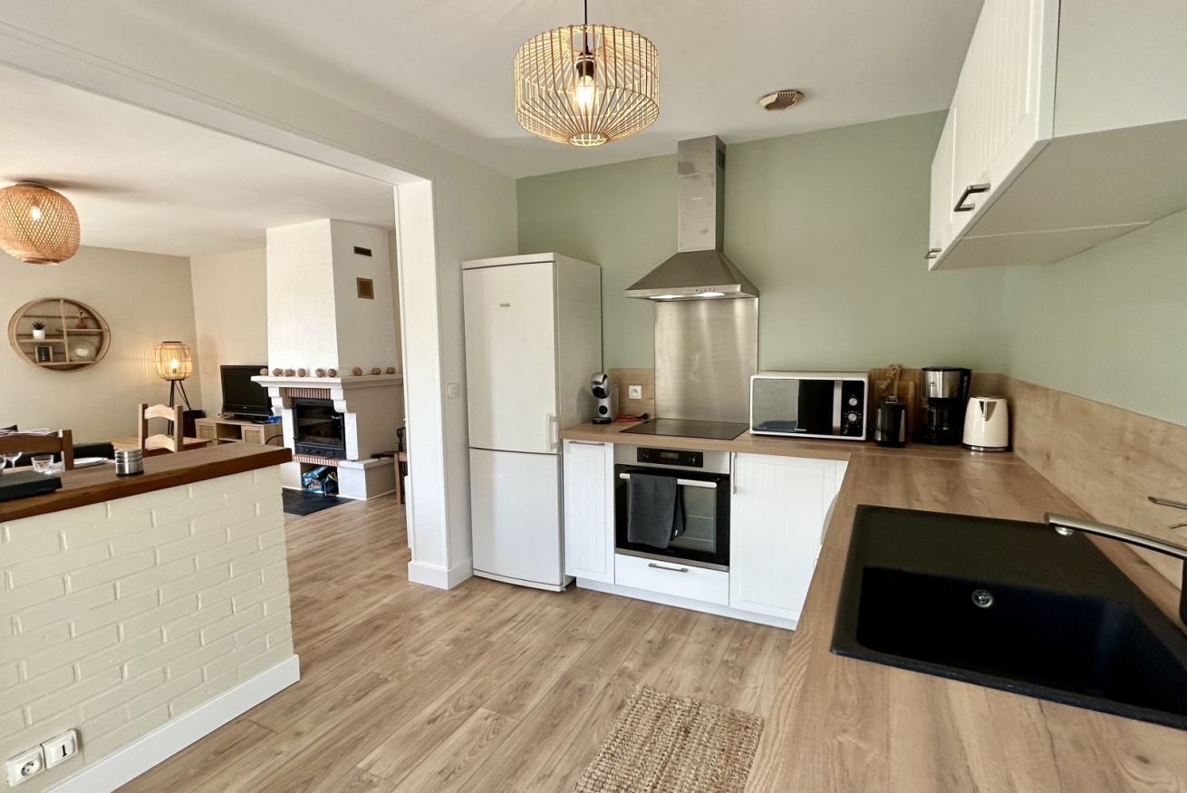 Réfrigérateur, micro-ondes, four, lave-vaisselle