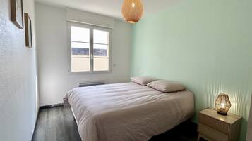 2 slaapkamers, reisbedje, wifi, beddengoed