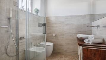 Villa | Bathroom | Shower, hair dryer, bidet, towels