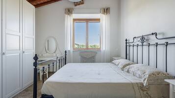 4 bedrooms, free WiFi