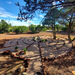 Property grounds - Dog friendly peaceful retreat for 2 (Concho)