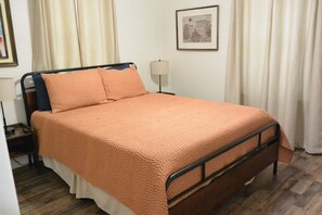 3 quartos, ferros/tábuas de passar roupa, Wi-Fi, roupa de cama