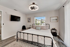 3 soverom, strykejern/-brett, wi-fi og sengetøy