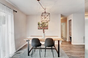 Interior - ~Best Location In West Palm Beach~Swimming Pool Oasis~Putting Green (West Palm Beach)