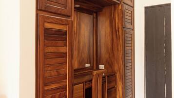 Quarto standard | 1 quarto, ferros/tábuas de passar roupa, Wi-Fi de cortesia