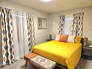 2 bedrooms, desk, iron/ironing board, WiFi