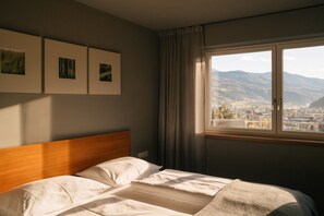 1 habitación, tabla de planchar con plancha, wifi gratis y ropa de cama 