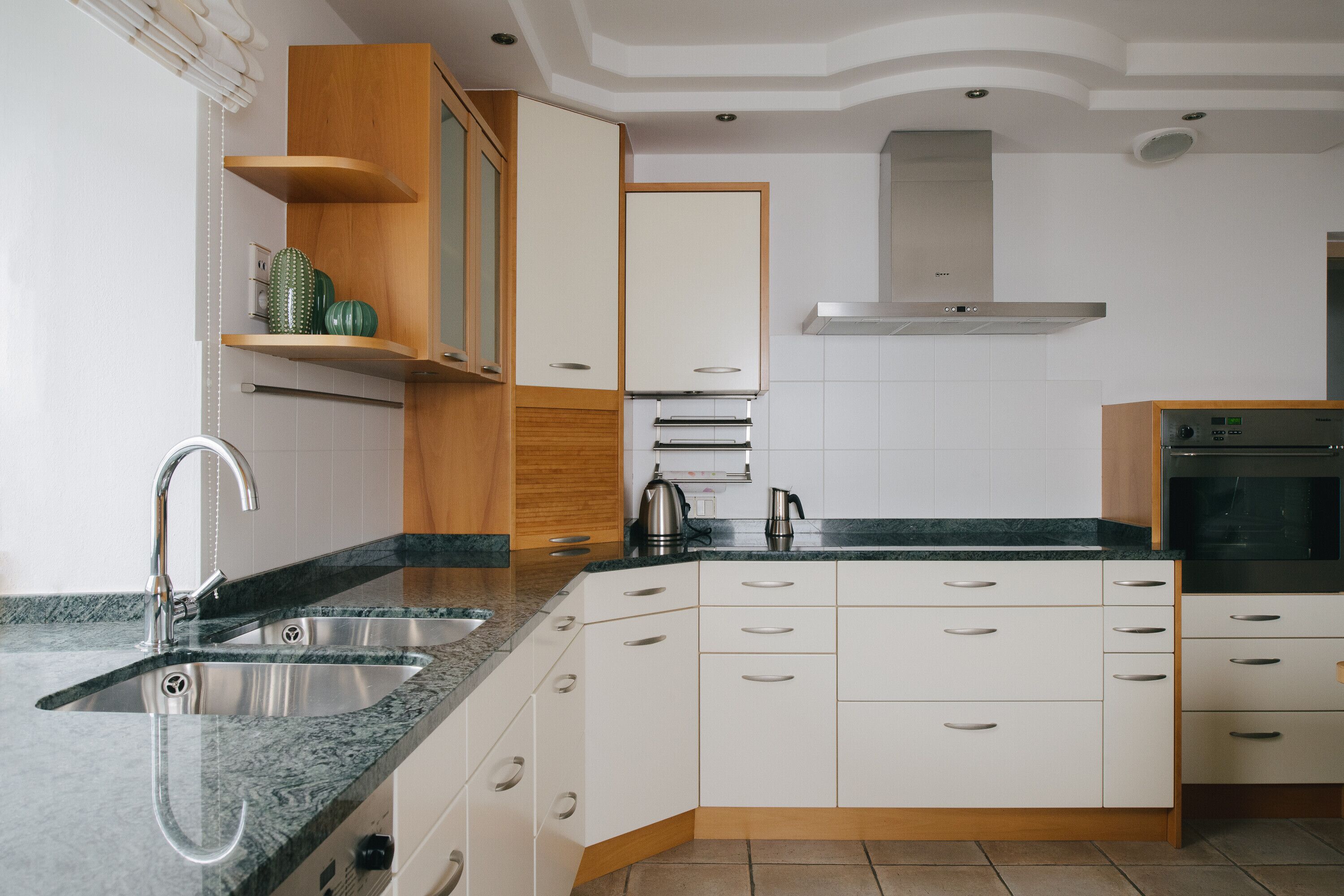 Kühlschrank, Ofen, Herdplatte, Geschirrspüler