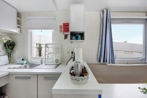 冰箱、微波炉、烤箱、炉灶