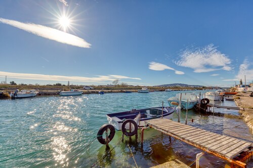 La Petite Maison Au Bord Du Canal avec terrasse privée, jardin privé et Wi-Fi