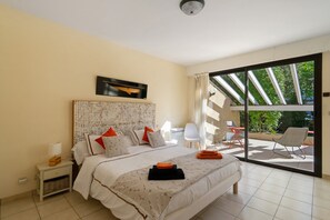 Unclassified image, 4 of 34, button - Holiday Home 'Villa Entre Océan Et Pinède' with Private Terrace, Private Garden and Wi-Fi (La Tremblade)