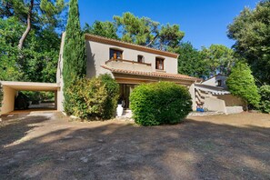 Unclassified image, 3 of 34, button - Holiday Home 'Villa Entre Océan Et Pinède' with Private Terrace, Private Garden and Wi-Fi (La Tremblade)