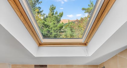 Chalet "Ma Bonne Etoile" with Mountain View, Private Terrace & Wi-Fi