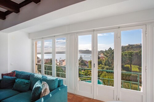Maison de vacances "São Martinho All The Best" avec vue sur la mer, piscine partagée et Wi-Fi