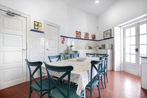 Dining - Vacation Home "São Martinho All The Best" with Sea View, Shared Pool & Wi-Fi (São Martinho do Porto)
