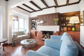 TV - Vacation Home "São Martinho All The Best" with Sea View, Shared Pool & Wi-Fi (São Martinho do Porto)