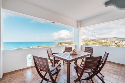 Ferienhaus 'White Pearl Apolakkia 2' mit Gemeinschaftspool, gemeinsamer Terrasse und WLAN