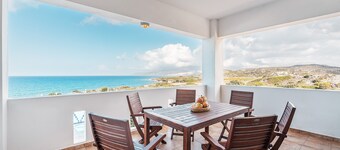 Country House 'White Pearl Apolakkia 2' with Shared Pool, Shared Terrace and Wi-Fi