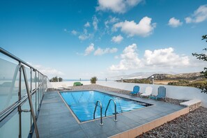 Pool - Country House 'White Pearl Apolakkia 2' with Shared Pool, Shared Terrace and Wi-Fi (Rhodes)