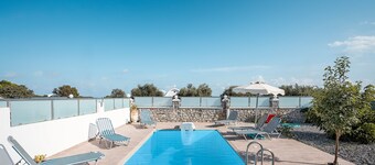 Casa rural 'Perla Verde' con vistas al mar, piscina privada y Wi-Fi