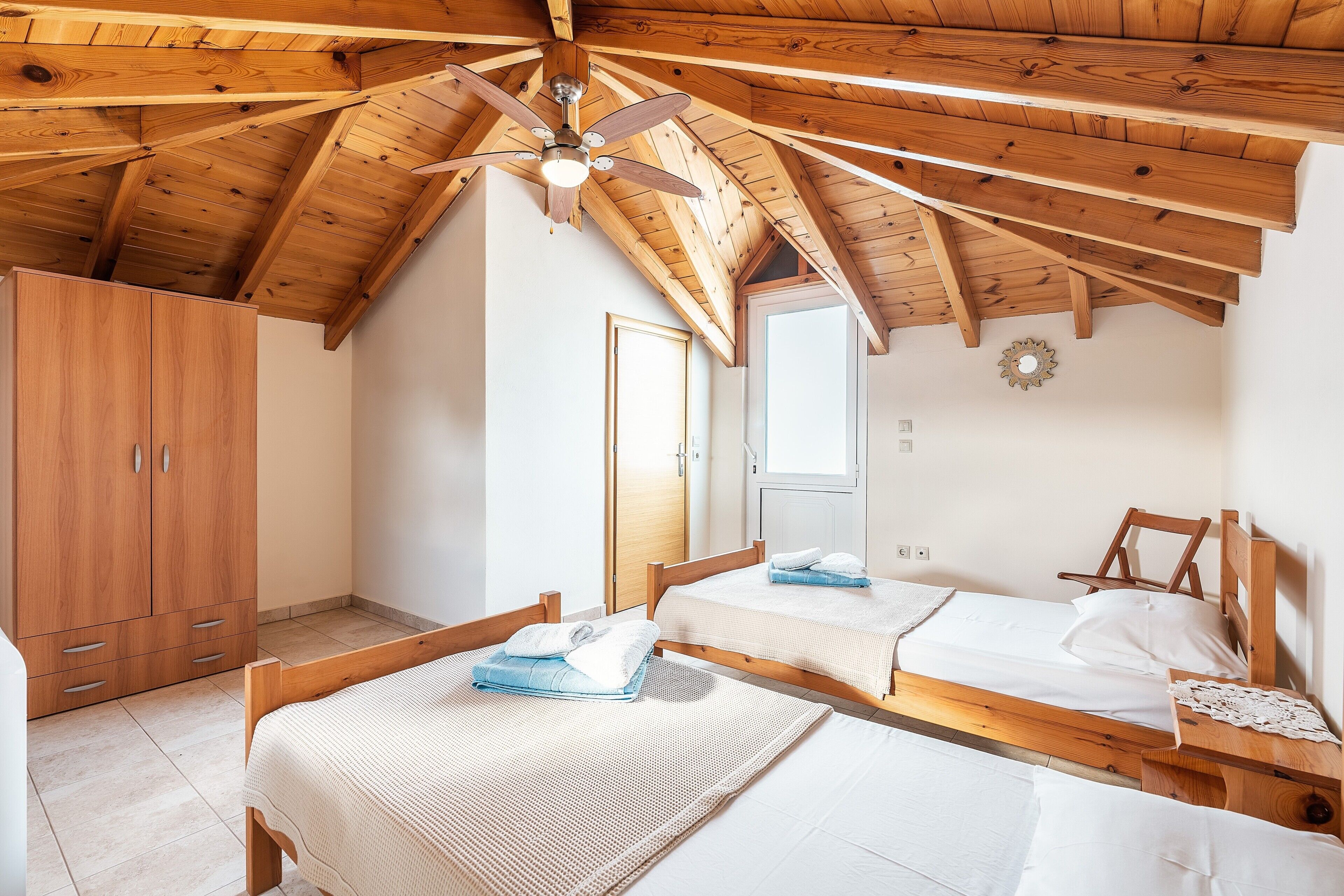 3 camere, ferro/asse da stiro, Wi-Fi gratuito, lenzuola