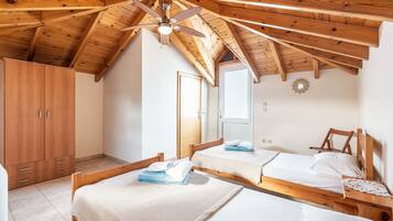 3 bedrooms, iron/ironing board, free WiFi, bed sheets