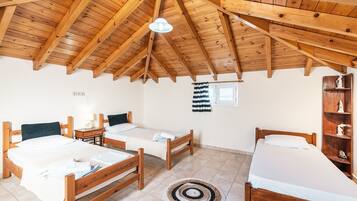 3 bedrooms, iron/ironing board, free WiFi, bed sheets