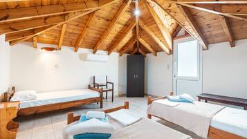 3 bedrooms, iron/ironing board, free WiFi, bed sheets