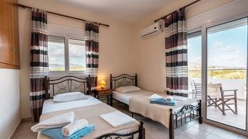 3 bedrooms, iron/ironing board, free WiFi, bed sheets