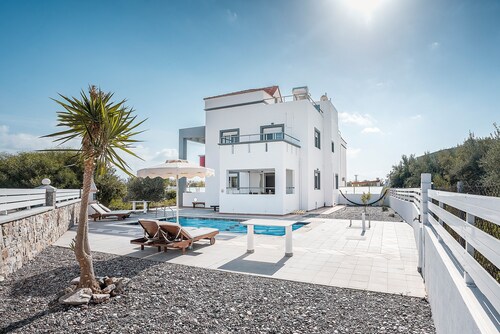 Finca 'White Pearl' mit privatem Pool, privater Terrasse und WLAN