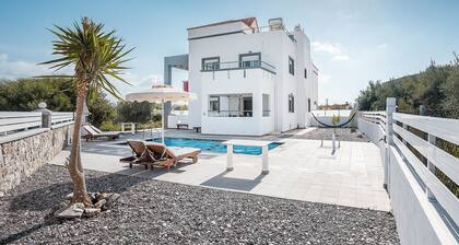 Country House 'White Pearl' with Private Pool, Private Terrace and Wi-Fi