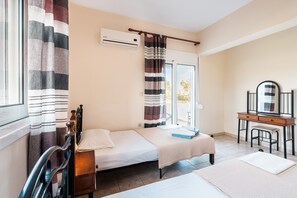 3 chambres, fer et planche à repasser, Wi-Fi gratuit, draps fournis