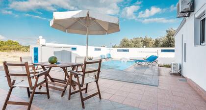 Casa rural 'Beach Pearl' con piscina privada, terraza privada y Wi-Fi