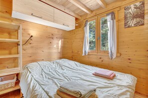 1 soverom, strykejern/-brett, wi-fi og sengetøy