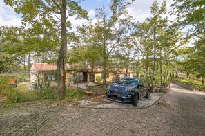 Property grounds - Holiday Home "Tra Cielo E Mare" with Private Garden and Wi-Fi (Monteverdi Marittimo)