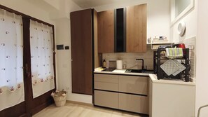 Fridge, microwave, oven, stovetop - Holiday Home 'Il Loft di Pieve' with Wi-Fi (Citta della Pieve)