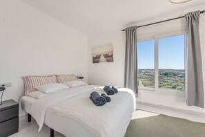 4 Schlafzimmer, Bügeleisen/Bügelbrett, kostenloses WLAN, Bettwäsche