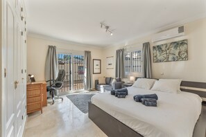 4 bedrooms, iron/ironing board, free WiFi, bed sheets