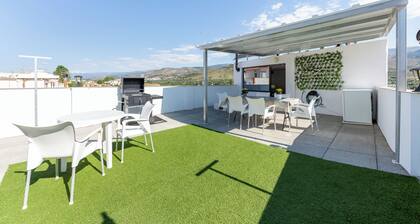 La Casa de la Buhardilla – Rural House with Sierra Nevada Views in Fondón