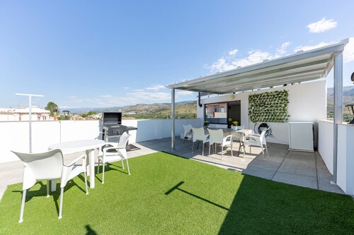 La Casa de la Buhardilla – Rural House with Sierra Nevada Views in Fondón