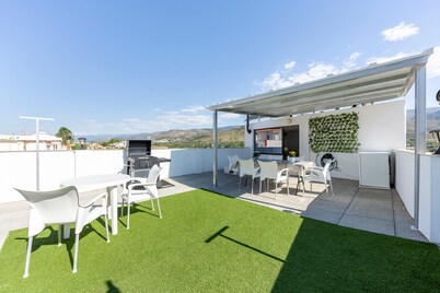La Casa de la Buhardilla – Rural House with Sierra Nevada Views in Fondón