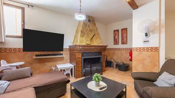 Télévision, cheminée