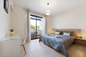 2 bedrooms, iron/ironing board, free WiFi, bed sheets - Apartment 'Duo Village' with Shared Pool, Wi-Fi and Air Conditioning (Alvor)