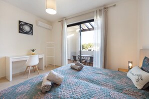 2 chambres, fer et planche à repasser, Wi-Fi gratuit, draps fournis