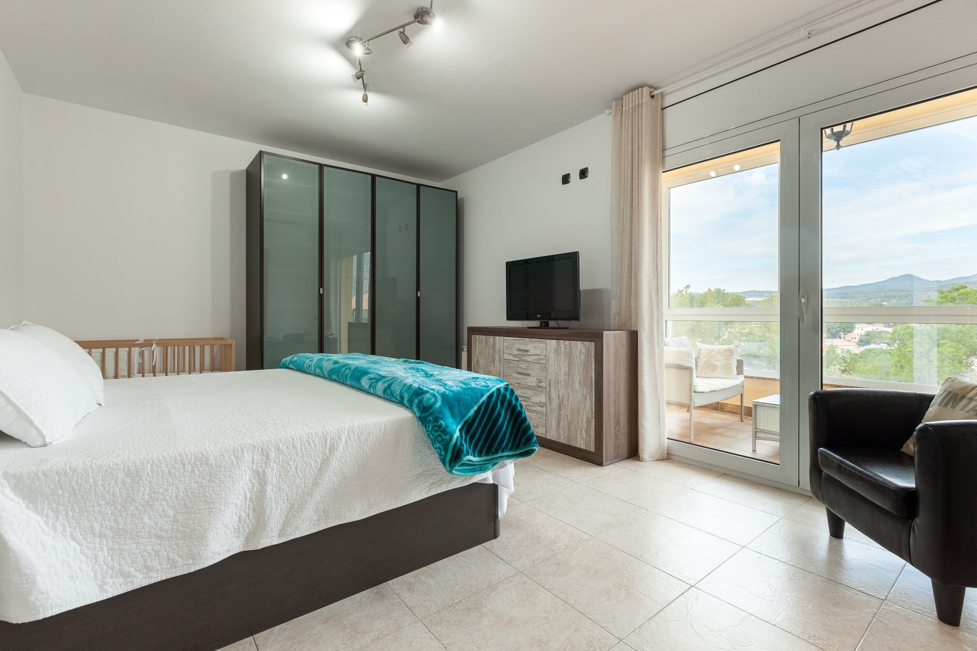 4 Schlafzimmer, kostenloses WLAN, Bettwäsche