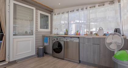 Mobil Home Vacances avec piscine partagée, terrasse privée et Wi-Fi