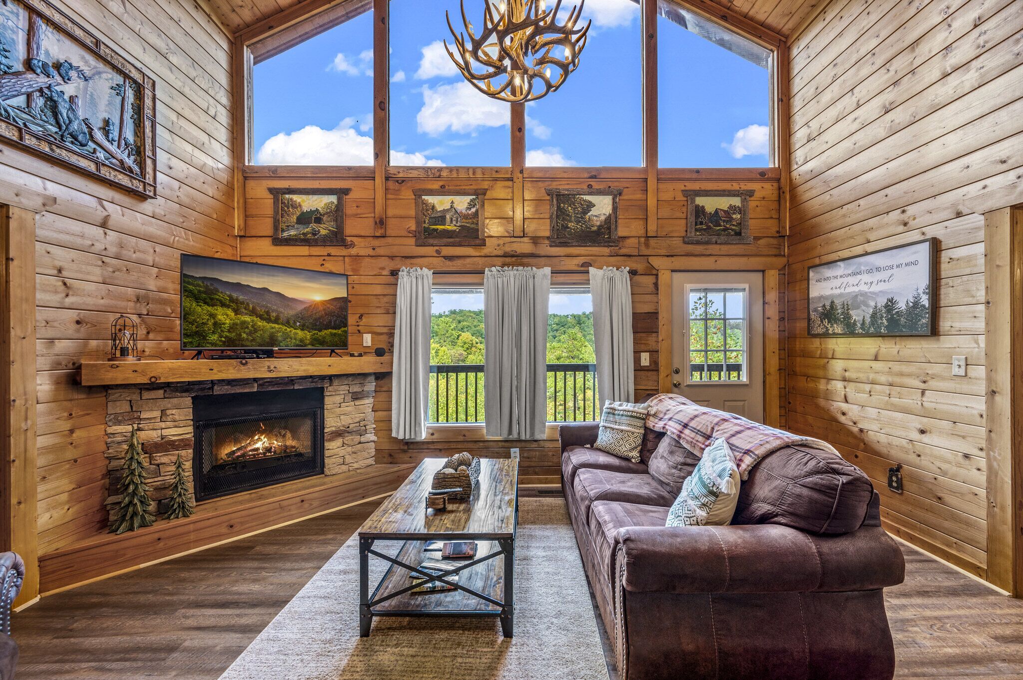 Smart-TV, Kamin, Videospiele